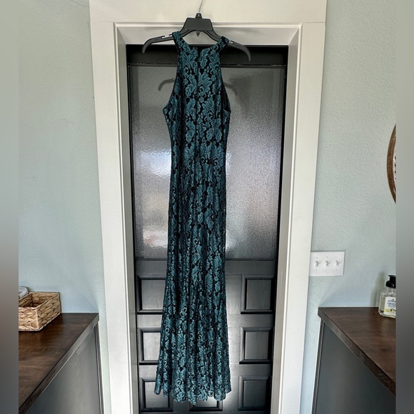 Emerald Green and Black Formal Dress - Picture 4 of 7